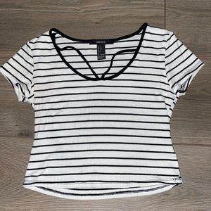 Forever 21 black and white short sleeved crop top